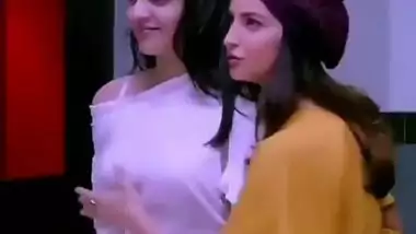 Kajal Agarwal Boob Pressed By Elli Avram