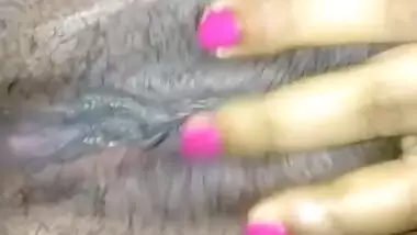 Bengali housewife masturbates her pink pussy