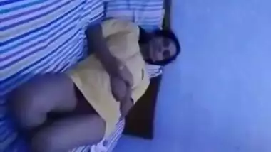 Desi chick invites boyfriend who turns on camera to make XXX video
