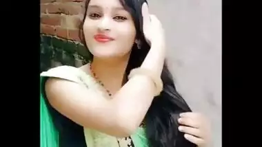 cute college doll Aarti Singh navel show.