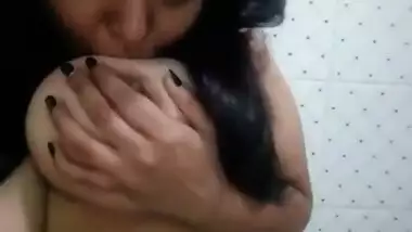 Horny Mallu Aunty play with Boobs