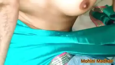 Indian Mohini fucked hardcore for financial help to pay for her studies