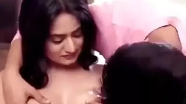 Sucking wife boobs infrt of frnd n wife