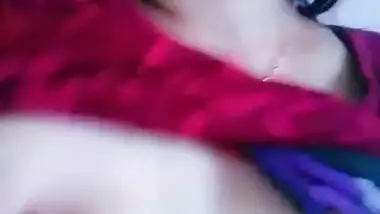 Sexy Desi Girl Showing her Boobs and Wet Pussy