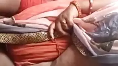 Fatty village wife fingering her plump pussy