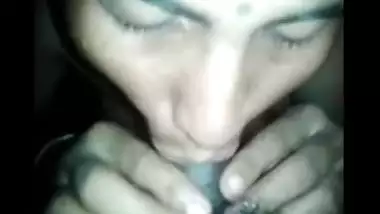 Indian girl sucking her boy friend dick