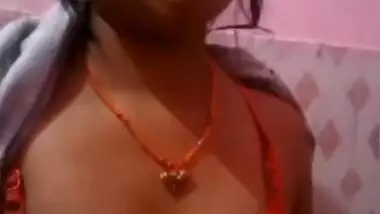 Desi Beautiful Village Bhabi Showing