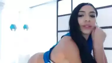 Hot Latina Webcam Teen Masturbates