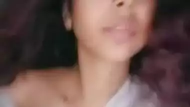 Desi Cute Girl Boobs Showing