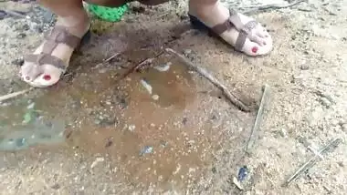 Desi Indian Bhabhi Outdoor Public Pissing Video Compilation