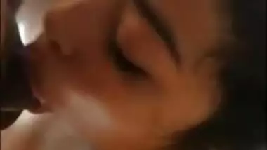 Facial cumshot is a good XXX reward for Desi fellatrix's efforts