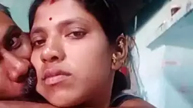 Desi aunty romance with uncle