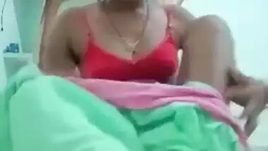 Very horny bhabi fingering hard