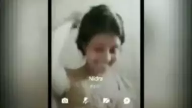 GF nangi show on video call