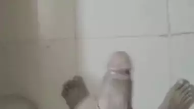 DESI INDIAN BOY MASTRUBATING HUGE DICK