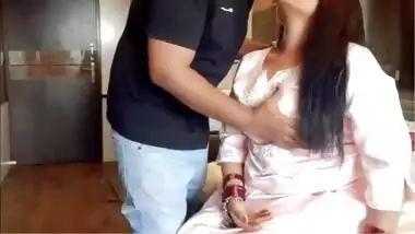 Indian Rich Mature Aunty Reema Fucked Hard In Hotel Room