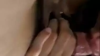 Indu hijabi girl suck her bf dick