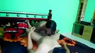 Sexy Indian Maid Sucks Boss’ Penis And Rides Him