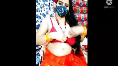 Desi Bhabhi Webcam Show Pussy Oiling