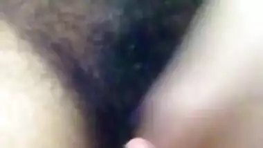 Paki Bhabi fingering Pussy