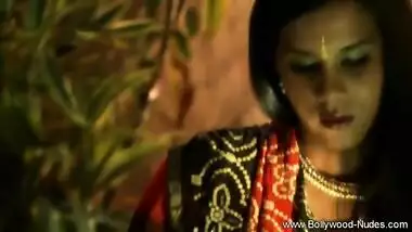 Indian Brunette Dance Gracefully