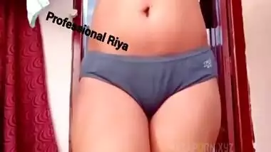 Sexy Desi Girl Riya Shows Her Boobs And Pussy Part 1