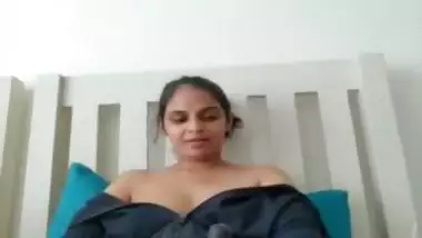 Indian sex streamer using dildo hardcore