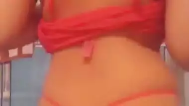 Very beautiful girl with big boobies leaked videos