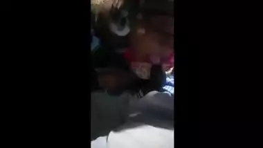 Daring Desi oral sex action while travelling on a bus