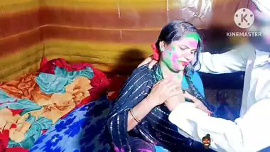 Slut aunty fucks with a neighbor on Holi in Indian aunty sex