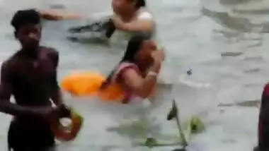 GANGA chubby stepaunties bathing