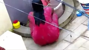 aunty open bath in red nighty