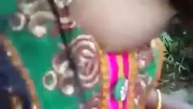 Odisha outdoor boob sucking MMS