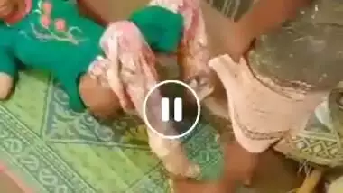 Desi maid having sex with servant