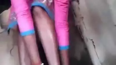 DESI MARRIED INDIAN SISTER REMOVE SALWAR SUIT