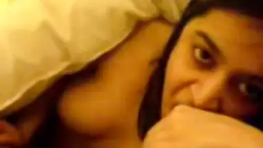 indian gf sucking dick 