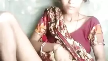 Horny Boudi Masturbating