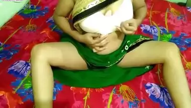 Papa Ke Dost Ne Mummy Ki Choot Ki Pyas Bhujayi - Fuck