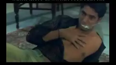 Zakhmi Naagin In Bedroom