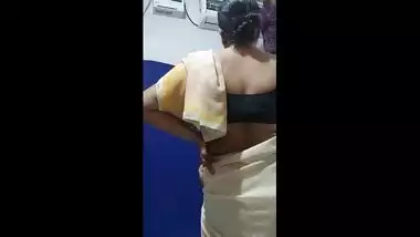 Desi ass pressed in quick sex encounter