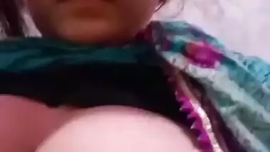 Beautiful Paki Wife Showing Boobs