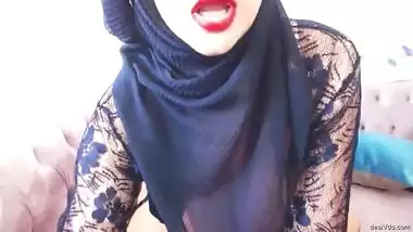 Hot Muslim Girl showing her Milky White big boob