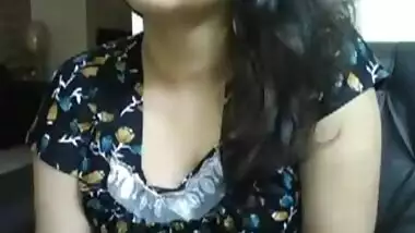 Odisha bhabhi fucking herself on a webcam