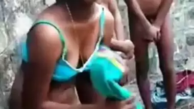 Gujartixxxvidio - Gangbang in village indian sex caught redhanded indian sex video