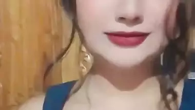 Chubby Bangladeshi big boobs showing at night on live call