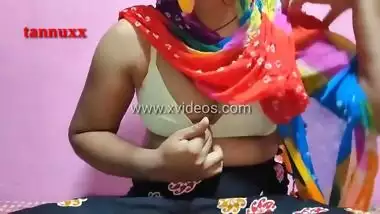 Modest Desi aunty sucks XXX penis and welcomes it inside her bush