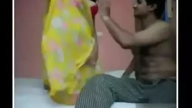 Desi girl saree removed and boobs sucked