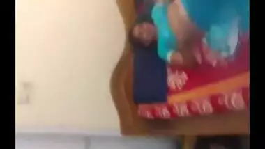 Patna bhabhi masturbating hard in saree