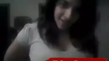 Hot & sexy Indian college girl removing her bra on front Cam