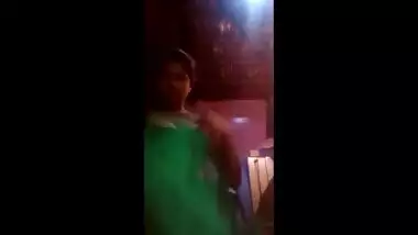 Hot and sexy bhabhi ko cousin dever ne maze lekar chudayi or romance ki bhabhi chut gili ho gyi